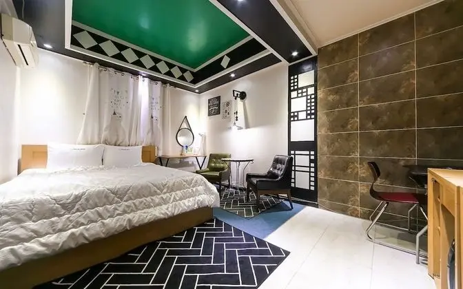 Oda (Standard room A (bathtub/PC/cost perf)