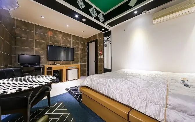 Oda (Standard room A (bathtub/PC/cost perf)