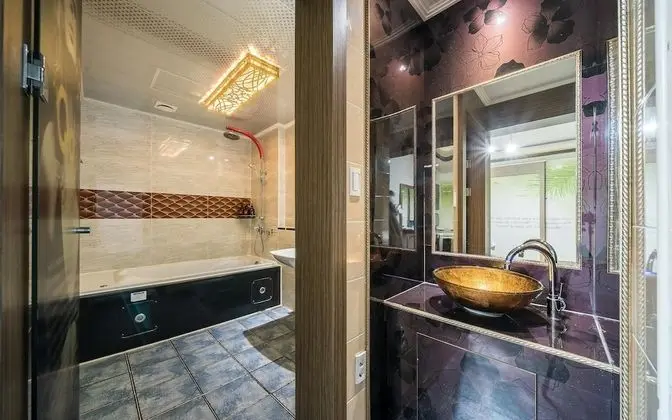 Oda (Special (CESCO Serviced Netflix Avail)