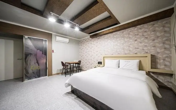 Oda (Standard (CESCO Serviced Netflix Avai)