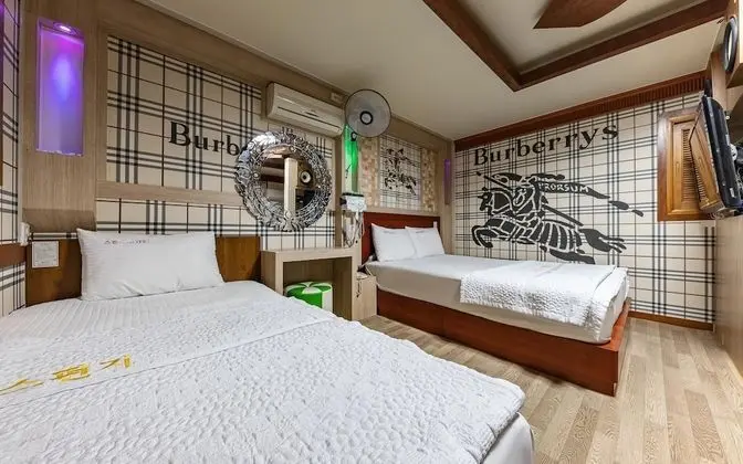 Oda (Twin (Netflix viewing - TV connection)