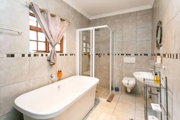 Superior Tek Büyük veya İki Ayrı Yataklı Oda