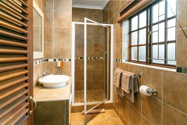 Superior Tek Büyük veya İki Ayrı Yataklı Oda