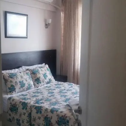 Standart Oda, Kara Manzaralı