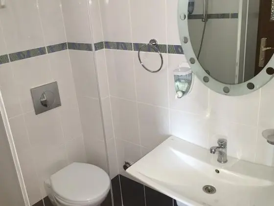 Standart Oda, Kara Manzaralı