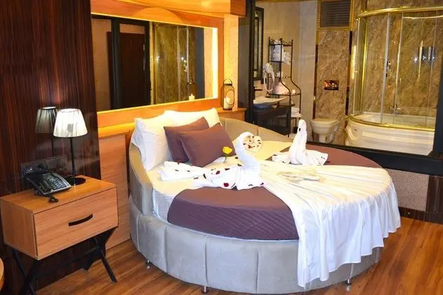 Suite, Kara Manzaralı