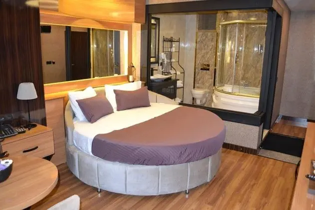 Suite, Kara Manzaralı
