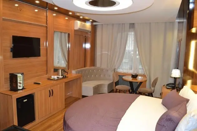 Suite, Kara Manzaralı