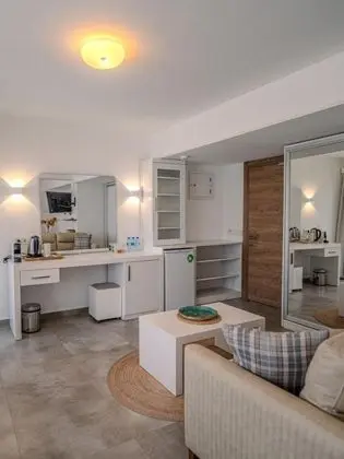 Suite, Havuz Manzaralı, Balkonlu