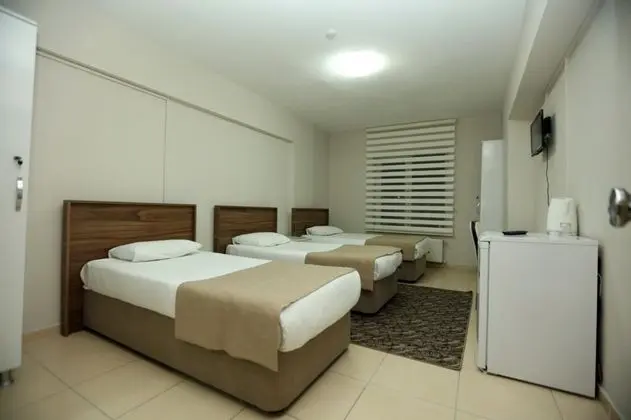 Triple, Simge Yapı Manzaralı