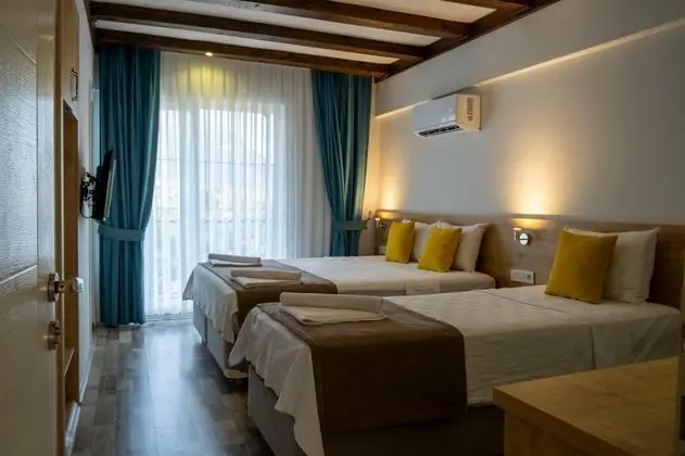Standart Üç Kişilik Oda, Orman Manzaralı, Balkonlu