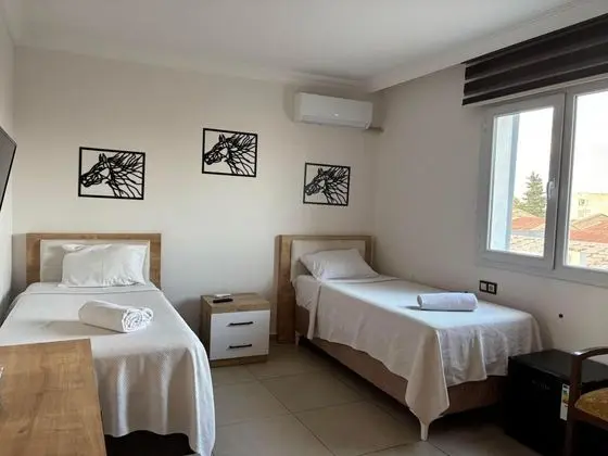Çift Kişilik, Şehir Manzaralı, İki Tek Kişilik Yataklı