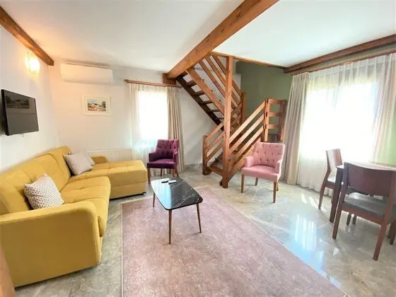 Deluxe Duplex