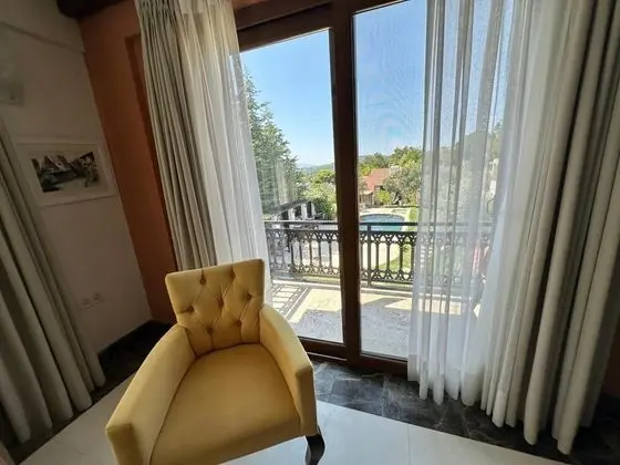 Dublex, Havuz veya Bahçe Manzaralı, Balkonlu