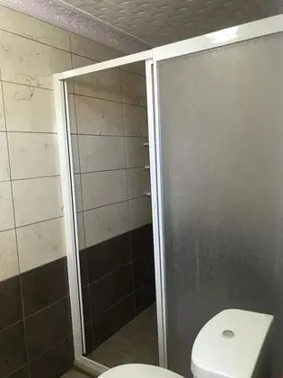 Kısmi Körfez manzaralı köşe veranda oda badem
