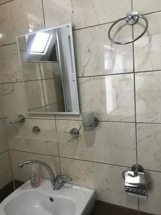 Kısmi Körfez manzaralı köşe veranda oda badem