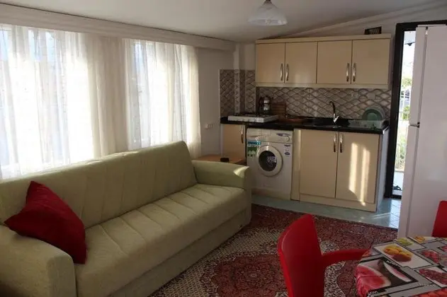 Daire, Bahçe Manzaralı, Balkonlu
