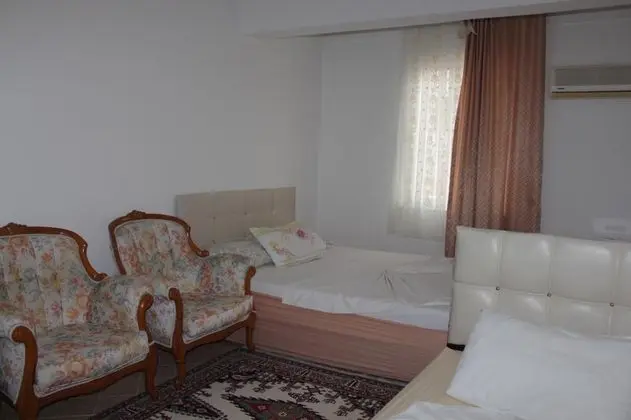 Daire, Bahçe Manzaralı, Balkonlu