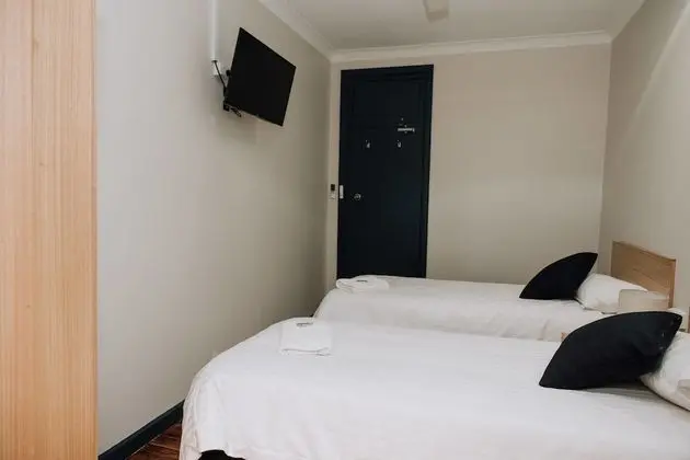 İki Ayrı Yataklı Oda, 2 Tek Kişilik Yatak, Ortak Banyo