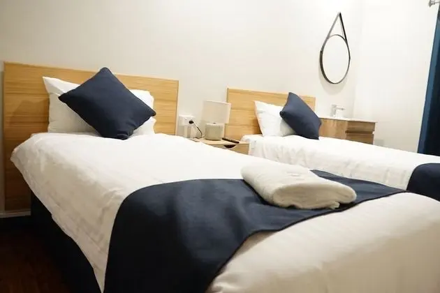 İki Ayrı Yataklı Oda, 2 Tek Kişilik Yatak, Ortak Banyo
