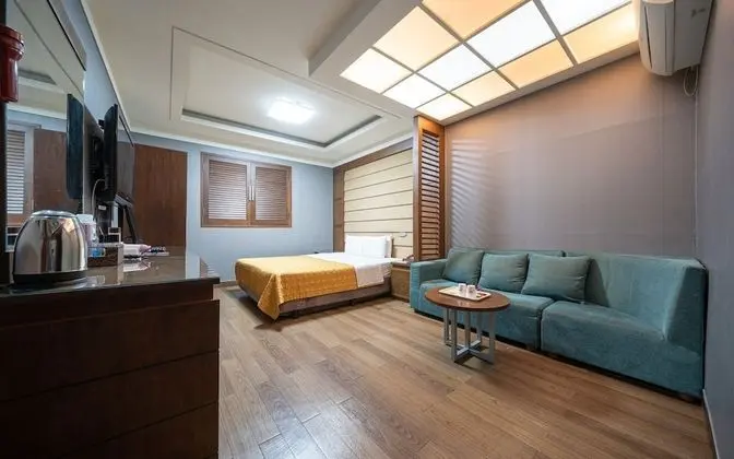 Oda (VIP room)