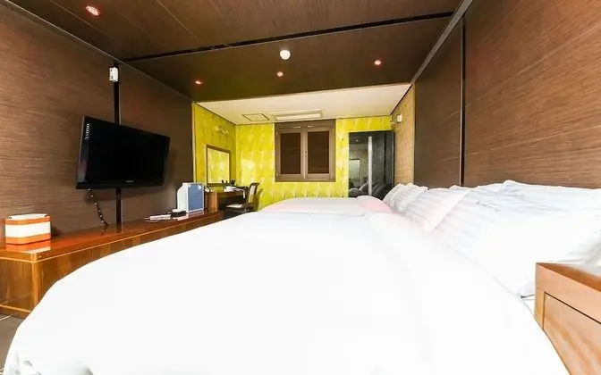 Oda (VIP (Twin Bed Bathtub))