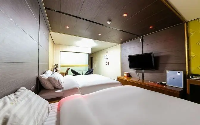 Oda (VIP (Twin Bed Bathtub))