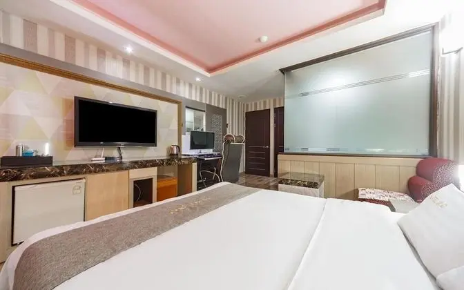 Oda (Semi-special Room 1PC (Netflix Availa)