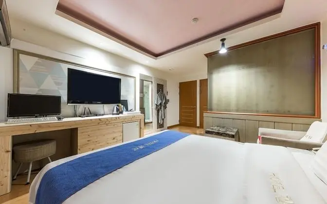 Oda (Semi-special Room (Netflix Available )