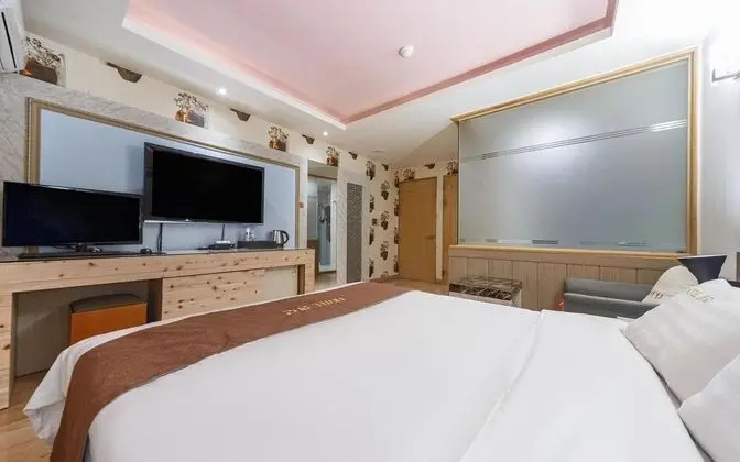 Oda (Semi-special Room (Netflix Available )