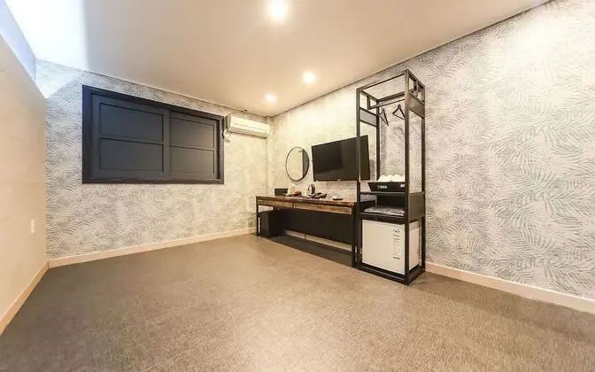 Oda (Ondol (air purifier Netflix available)