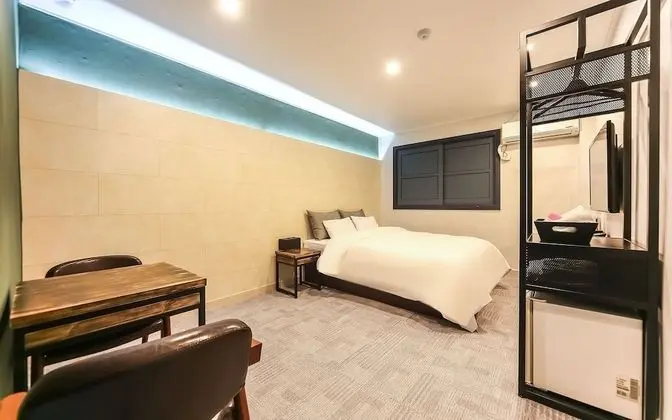 Oda (Standard (Air Purifier Netflix Availa)