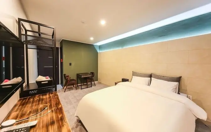 Oda (Standard (Air Purifier Netflix Availa)