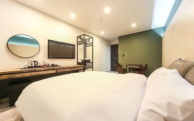 Oda (Standard (Air Purifier Netflix Availa)