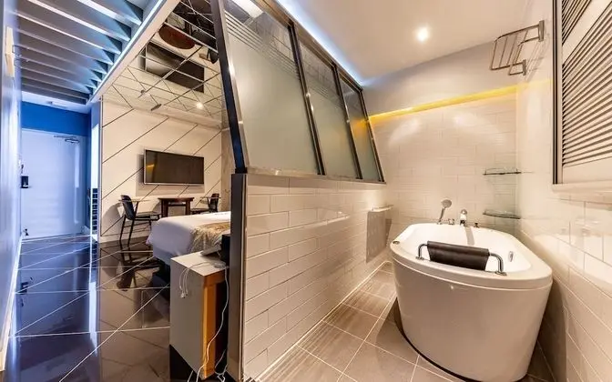 Oda (DELUXE (Netflix Available))