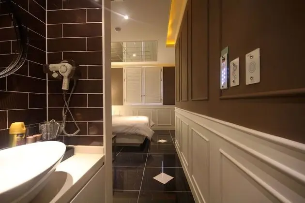 Oda (DELUXE (Netflix Available))