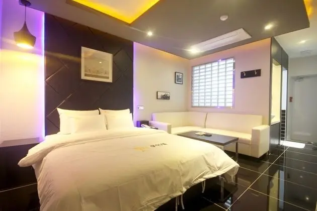 Oda (DELUXE (Netflix Available))