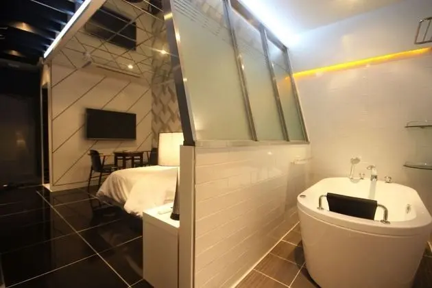 Oda (DELUXE (Netflix Available))