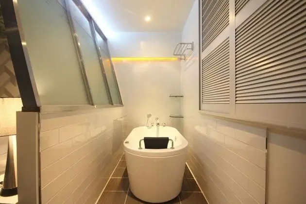 Oda (DELUXE (Netflix Available))