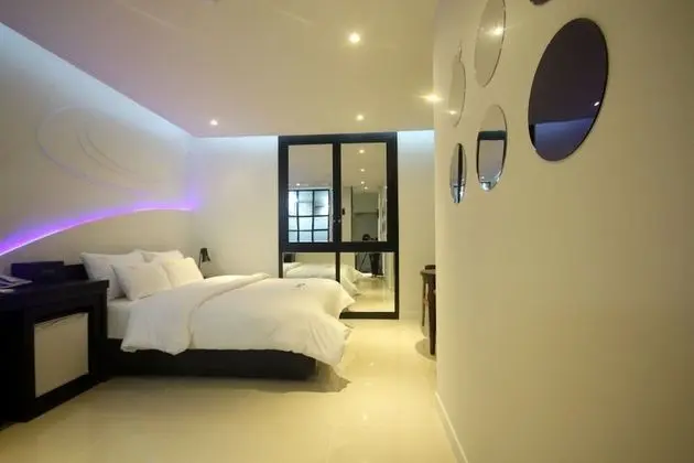 Oda (DELUXE (Netflix Available))