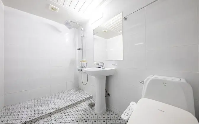 Oda (Deluxe Twin (55 inches TV bidet avail)