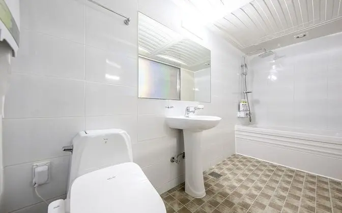 Oda (Premium twin (55 inches TV bidet avai)