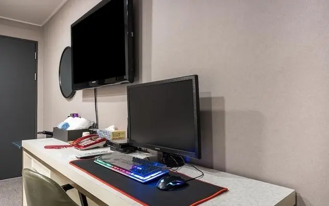 Oda (Single Twin (Netflix Air purifier SIn)