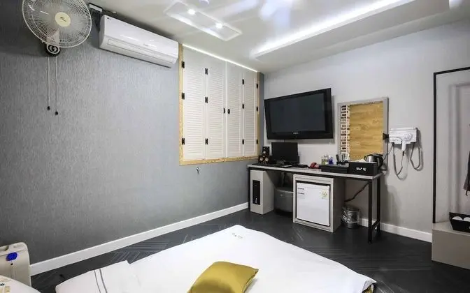 Oda (Korean-style Ondol Room)