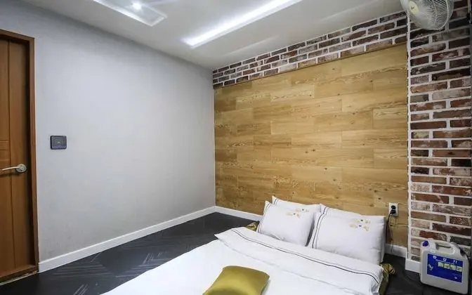 Oda (Korean-style Ondol Room)