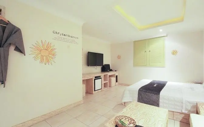 Oda (Mediterranean-Dayuse Room Random Assi)