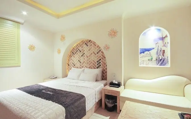 Oda (Mediterranean-Dayuse Room Random Assi)