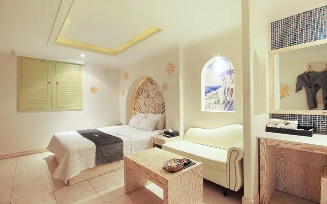 Oda (Mediterranean-Dayuse Room Random Assi)