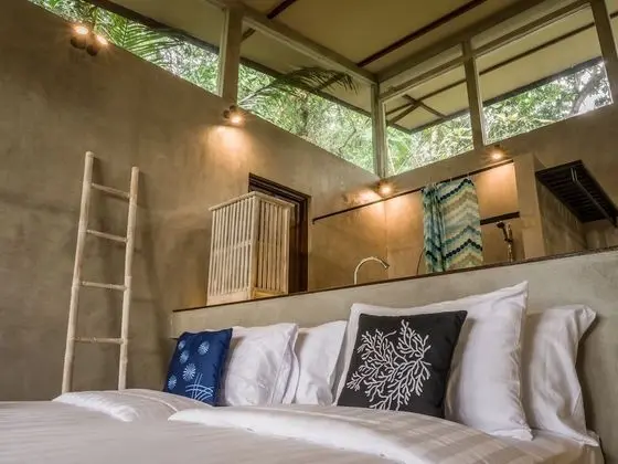 Tek Büyük veya İki Ayrı Yataklı Oda, Balkon