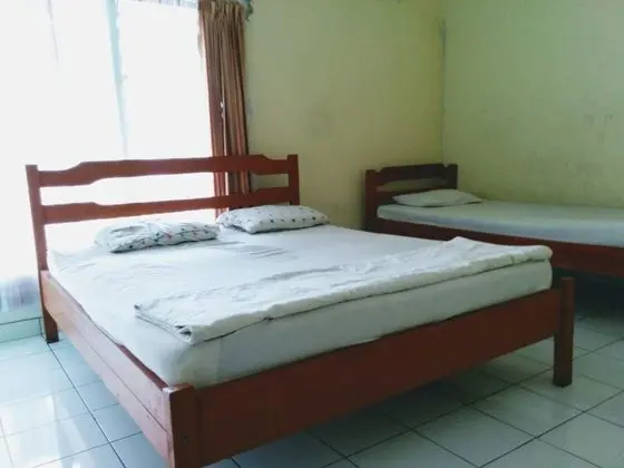 Economy Üç Kişilik Oda (with AC)